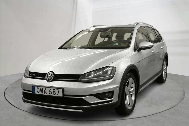 Silver Begagnad 2016 VW Golf VII | 162 900 kr - Bild 1/4
