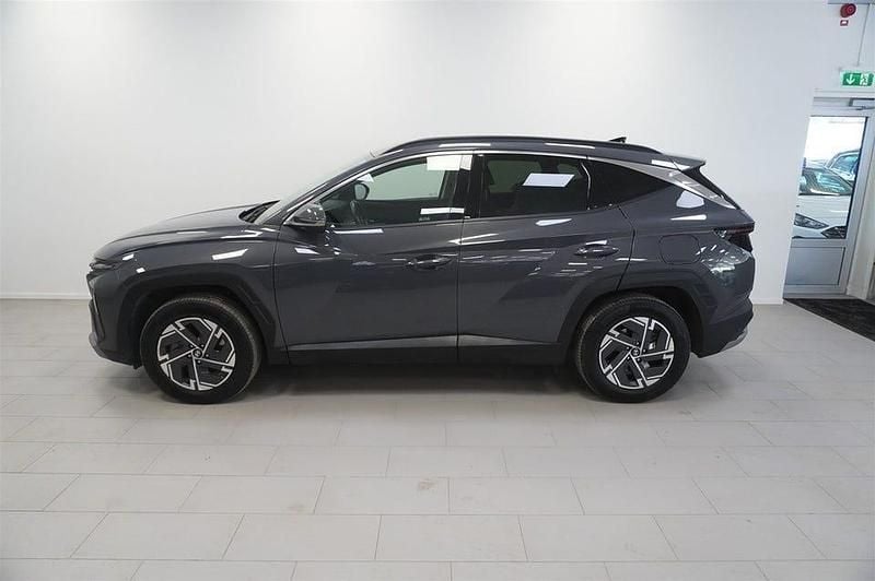 Begagnad Hyundai Tucson Essential 252 HK (185 kW) 2024 Grå SUV