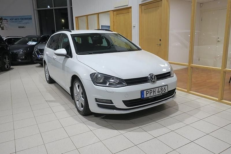 Begagnad VW Golf VII GT 140 HK (102 kW) 2013 Vit Kombi