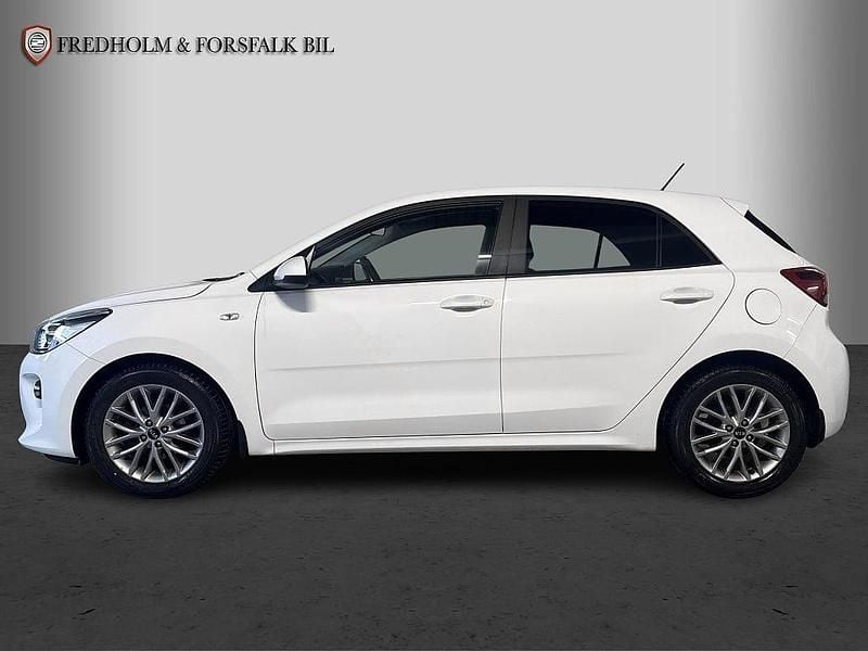 Begagnad Kia Rio Advance 84 HK (61 kW) 2019 Vit Halvkombi