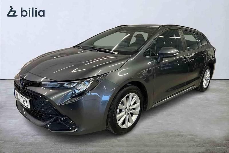 Grå Begagnad 2025 Toyota Corolla Kombi | 314 990 kr - Bild 1/1