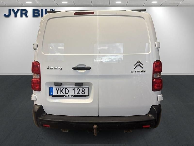 Begagnad Citroën Jumpy 122 HK (89 kW) 2017 Vit Minibuss