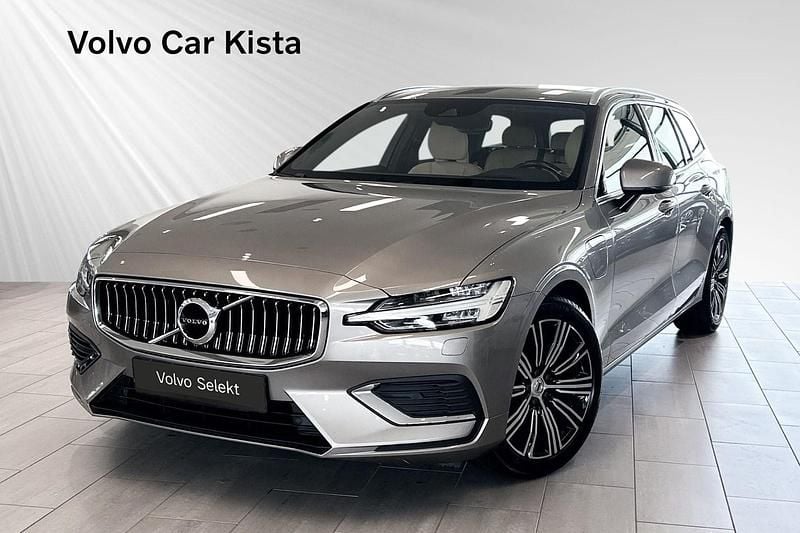 Grå Begagnad 2019 Volvo V60 Inscription Kombi | 349 900 kr (Marknadspris) - Bild 1/3