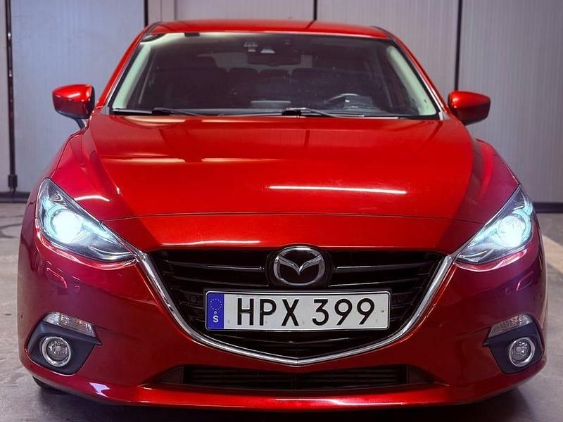 Begagnad Mazda 3 Inclusive 150 HK (110 kW) 2015 Röd