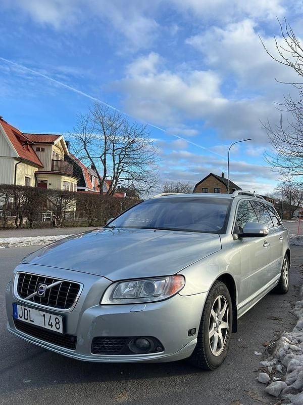Begagnad Volvo V70 Summum 200 HK (147 kW) 2009 Kombi