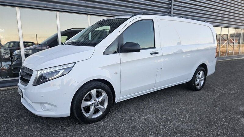 Vit Begagnad 2017 Mercedes Vito Minibuss | 199 000 kr (Superpris) - Bild 1/4