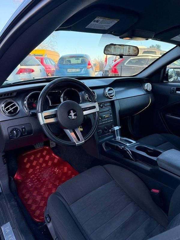 Begagnad Ford Mustang GT 305 HK (224 kW) 2006 Svart Sportkupé