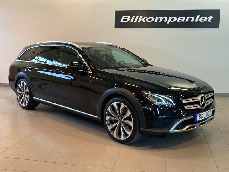 Svart Begagnad 2019 Mercedes E400 Kombi | 419 900 kr (Marknadspris) - Bild 1/4