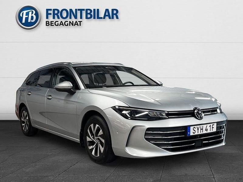 Silver Begagnad 2024 VW Passat Business Kombi | 349 900 kr (Dyr) - Bild 1/3