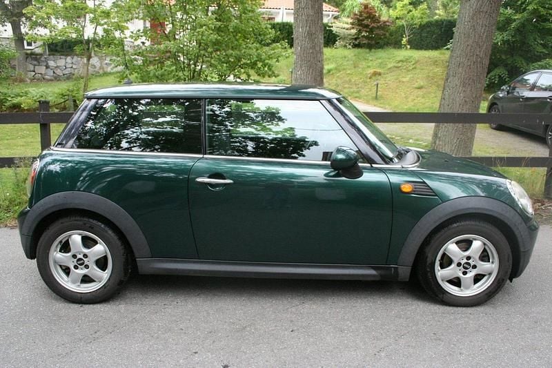 Grön Begagnad 2007 Mini Cooper Pepper Halvkombi | 36 000 kr (Bra pris) - Bild 1/4