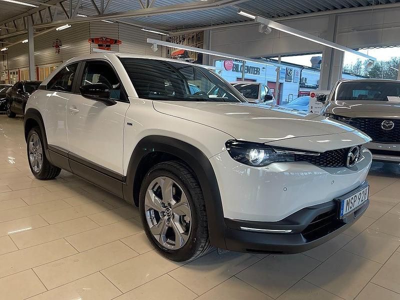 Begagnad Mazda MX30 Exclusive-Line 105 kW (143 HK) 2022 Vit SUV