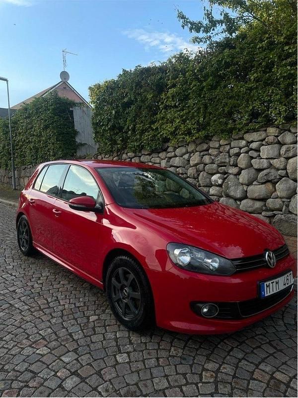 Röd Begagnad 2012 VW Golf VII GT Halvkombi | 57 500 kr (Marknadspris) - Bild 1/4