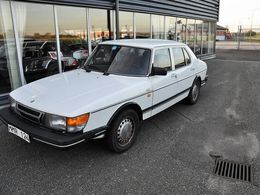 Saab 900