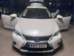 Lexus CT200h