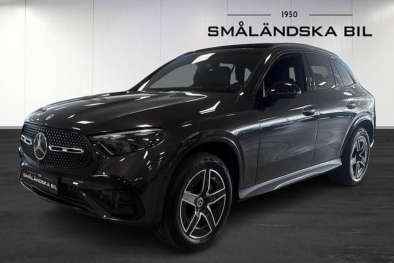 Begagnad Mercedes GLC300e AMG line 313 HK (230 kW) 2022 Grå SUV
