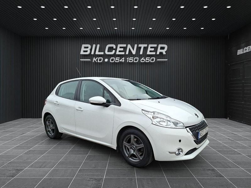 Vit Begagnad 2012 Peugeot 208 Halvkombi | 79 900 kr (Lite dyr) - Bild 1/4