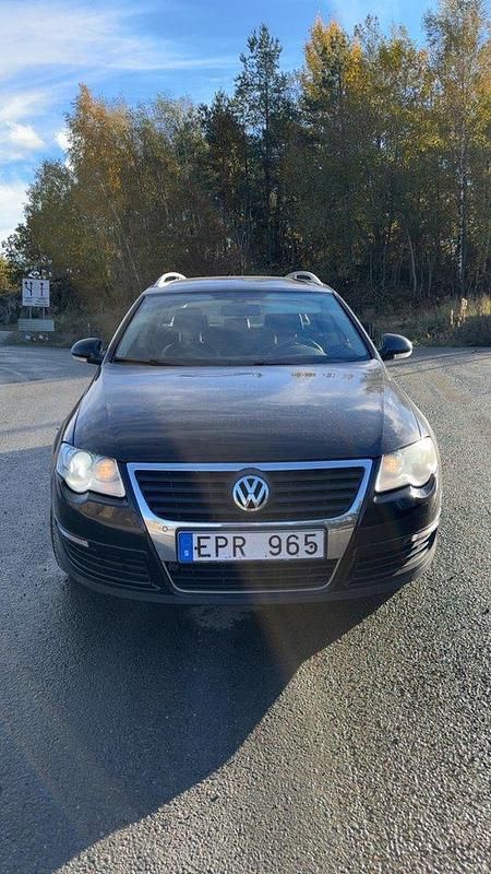Svart Begagnad 2008 VW Passat Sportline Kombi | 17 000 kr (Superpris) - Bild 1/4