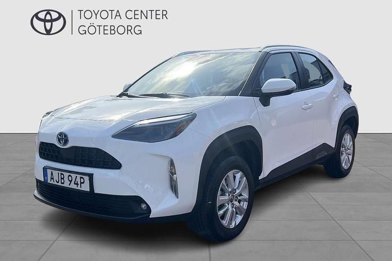 Vit Begagnad 2022 Toyota Yaris Cross Active SUV | 259 900 kr (Bra pris) - Bild 1/3