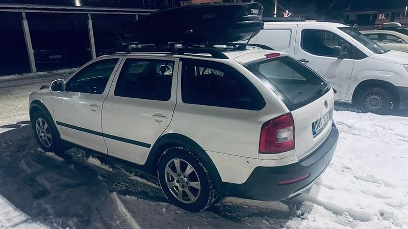 Begagnad Skoda Octavia Scout 2013 Kombi