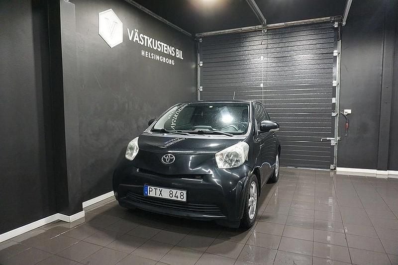 Begagnad Toyota iQ 68 HK (50 kW) 2008 Svart Halvkombi