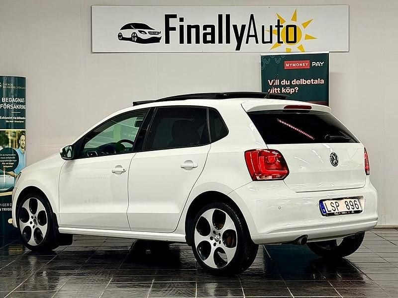 Begagnad VW Polo 86 HK (63 kW) 2011 Vit Halvkombi