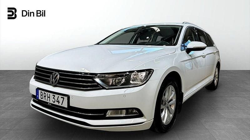 Vit Begagnad 2016 VW Passat Kombi | 184 900 kr (Marknadspris) - Bild 1/4