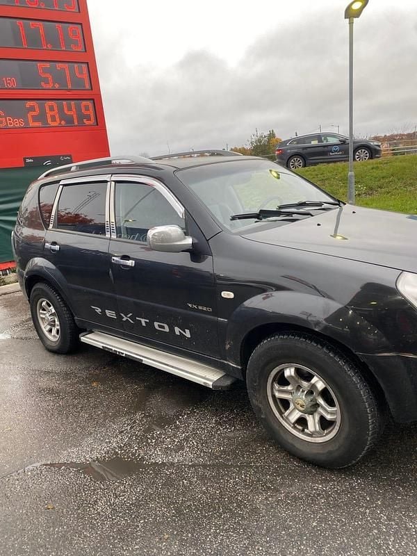 Begagnad 2005 Ssangyong (KGM) Rexton SUV | 45 000 kr - Bild 1/4