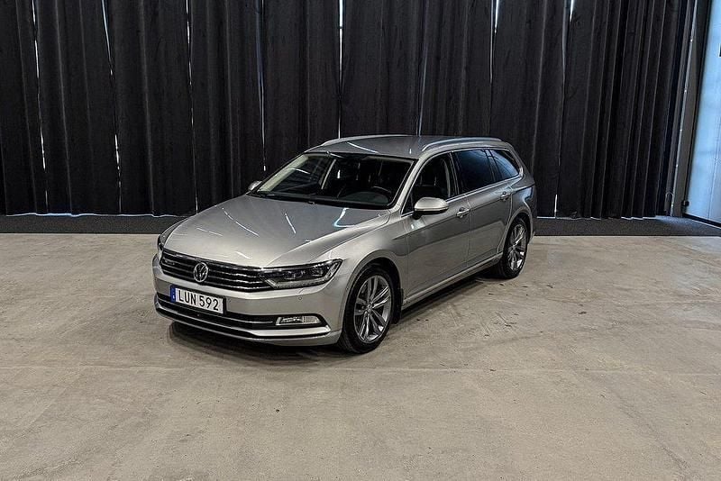Silver Begagnad 2015 VW Passat GTS Kombi | 189 900 kr (Marknadspris) - Bild 1/4