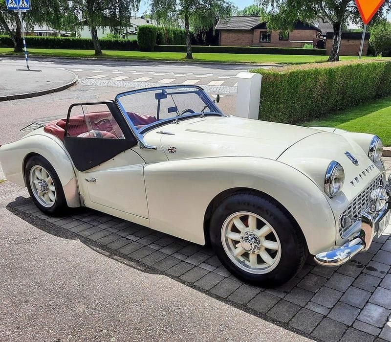Begagnad Triumph TR3 102 HK (75 kW) 1958 Old english white Cab
