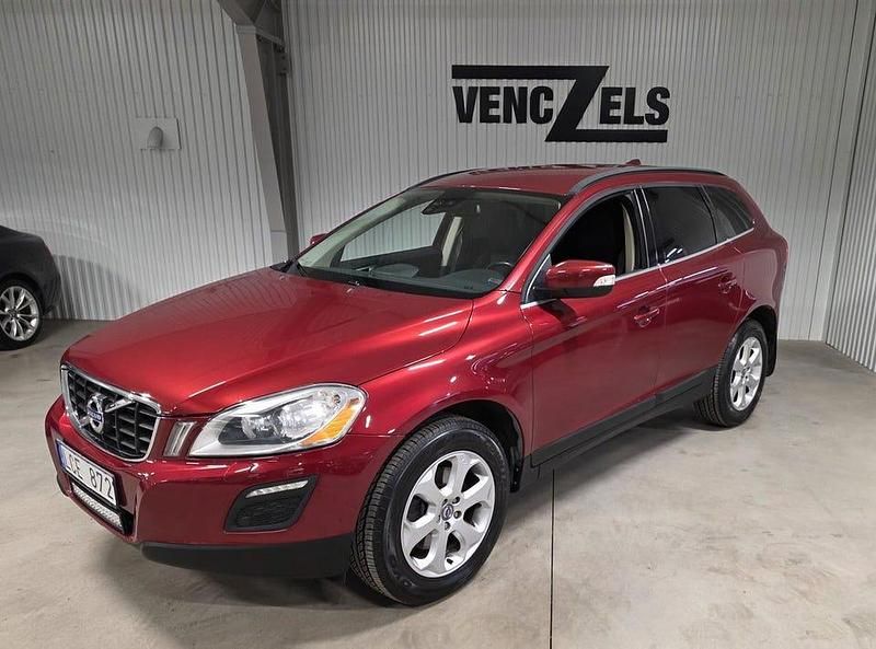 Röd Begagnad 2010 Volvo XC60 Momentum SUV | 129 000 kr (Marknadspris) - Bild 1/4