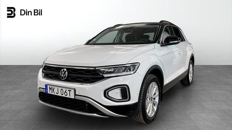 Vit Begagnad 2025 VW T-Roc Life SUV | 304 900 kr (Marknadspris) - Bild 1/4