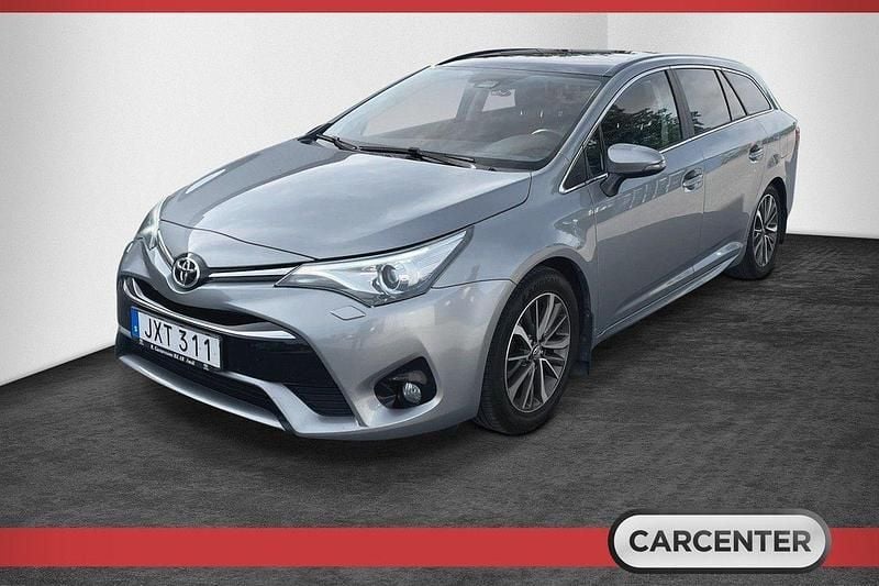 Ljusgrå Begagnad 2015 Toyota Avensis Kombi | 119 900 kr (Marknadspris) - Bild 1/4