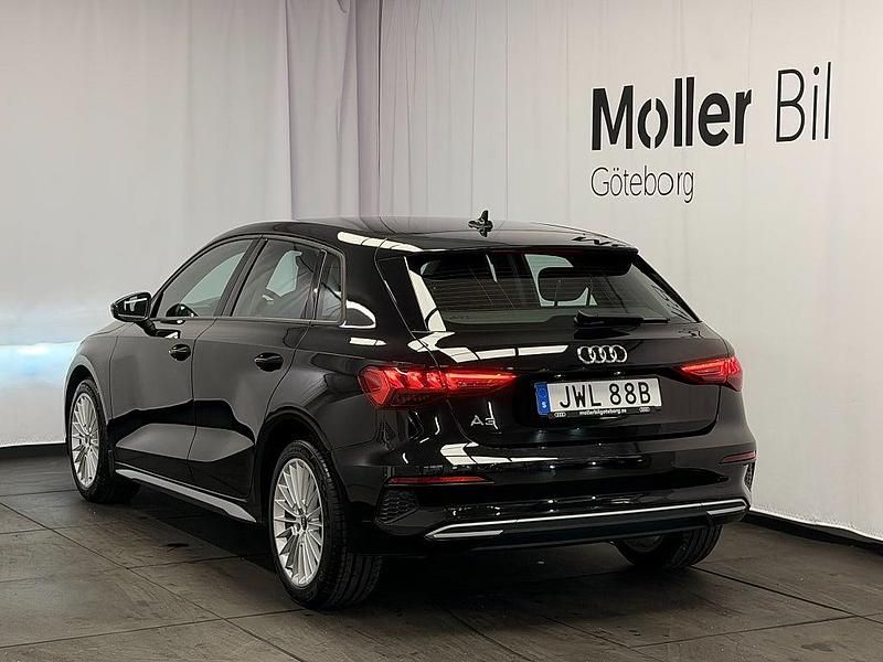 Begagnad Audi A3 Advanced Plus 150 HK (110 kW) 2021 Brilliantsvart Sedan