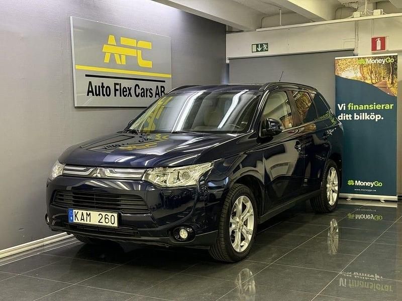 Blå Begagnad 2013 Mitsubishi Outlander SUV | 99 900 kr (Marknadspris) - Bild 1/4
