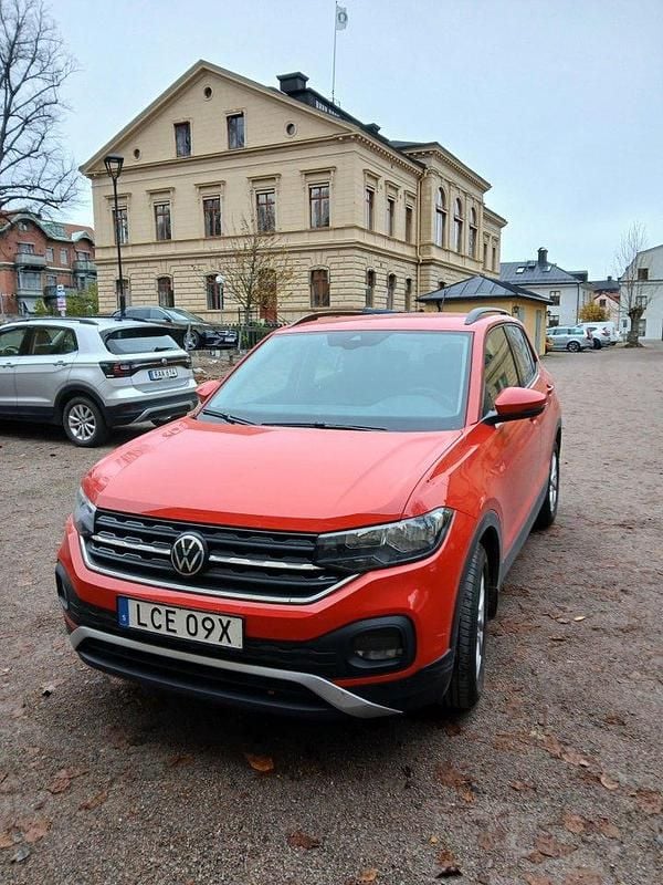 Röd Begagnad 2021 VW T-Cross SUV | 173 000 kr (Bra pris) - Bild 1/4