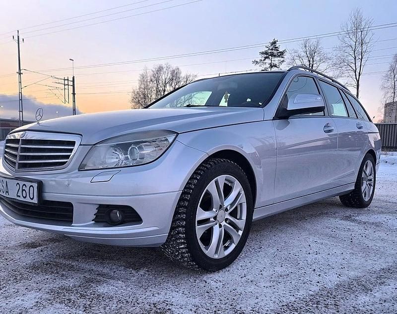 Begagnad Mercedes C180 Classic 156 HK (114 kW) 2007 Silver Kombi