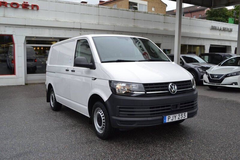 Vit Begagnad 2017 VW T6 Comfortline Van | 169 000 kr (Marknadspris) - Bild 1/4