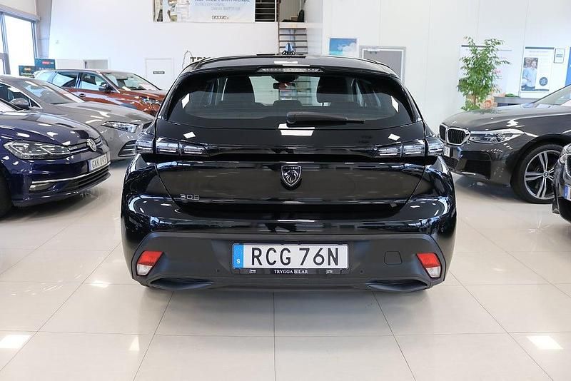 Begagnad Peugeot 308 131 HK (96 kW) 2022 Svart Halvkombi