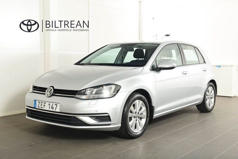 Silver Begagnad 2018 VW Golf VII Halvkombi | 149 900 kr (Marknadspris) - Bild 1/4