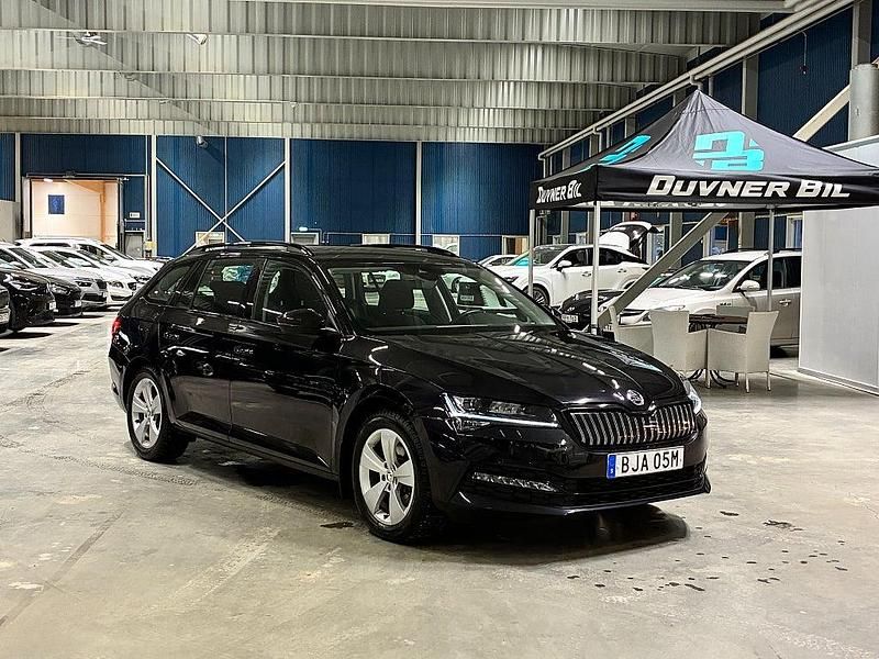 Begagnad Skoda Superb 2023 Svart Kombi