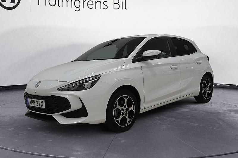 Begagnad MG MG3 Luxury 194 HK (142 kW) 2024 Dover white Halvkombi