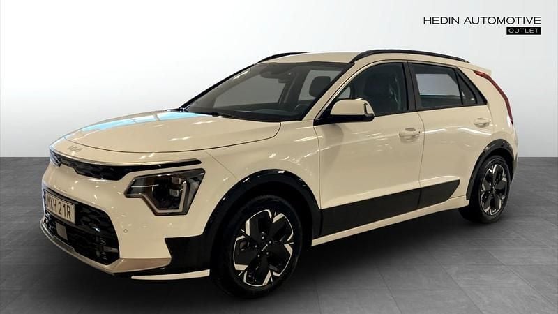 Vit (white) Begagnad 2022 Kia e-Niro SUV | 289 900 kr (Marknadspris) - Bild 1/4