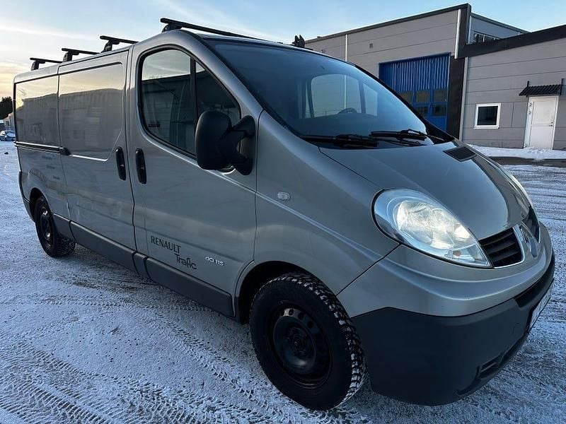 Begagnad Renault Trafic 114 HK (83 kW) 2007 Minibuss