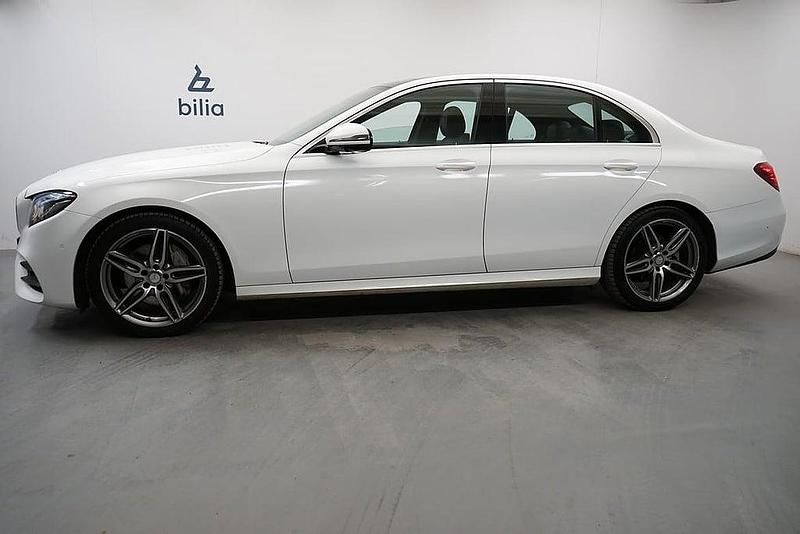 Begagnad Mercedes E220 AMG line 194 HK (142 kW) 2016 Vit Sedan