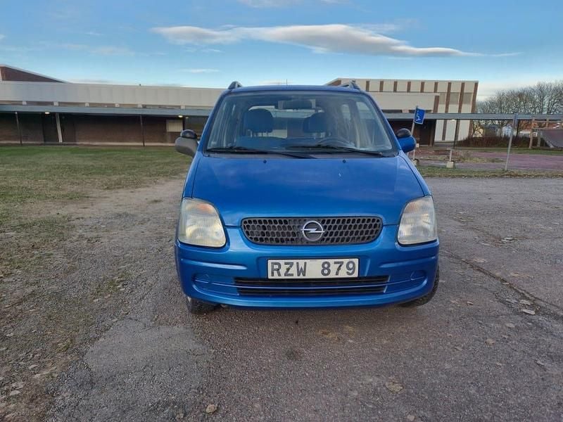 Begagnad Opel Agila 75 HK (55 kW) 2001 Minibuss