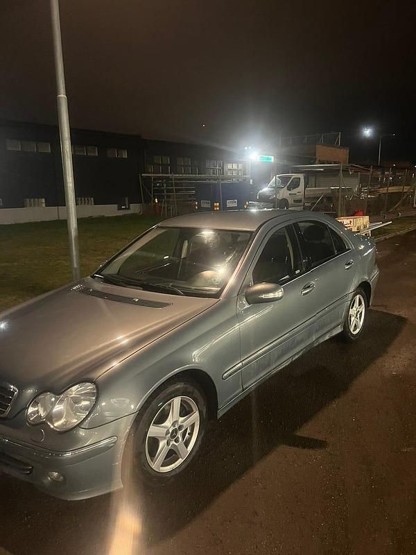 Begagnad Mercedes C180 143 HK (105 kW) 2005