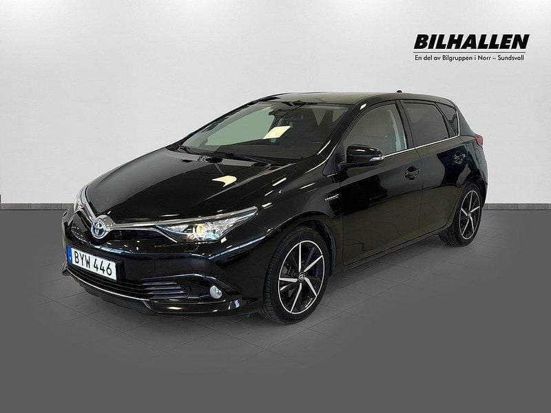 Svart Begagnad 2017 Toyota Auris Hybrid Halvkombi | 159 900 kr (Marknadspris) - Bild 1/4
