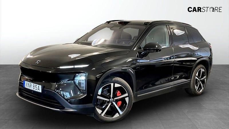 Svart (black) Begagnad 2023 Nio ET7 Sedan | 549 900 kr - Bild 1/4