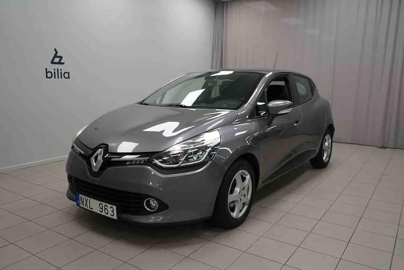 Grå Begagnad 2014 Renault Clio IV Halvkombi | 79 900 kr - Bild 1/1