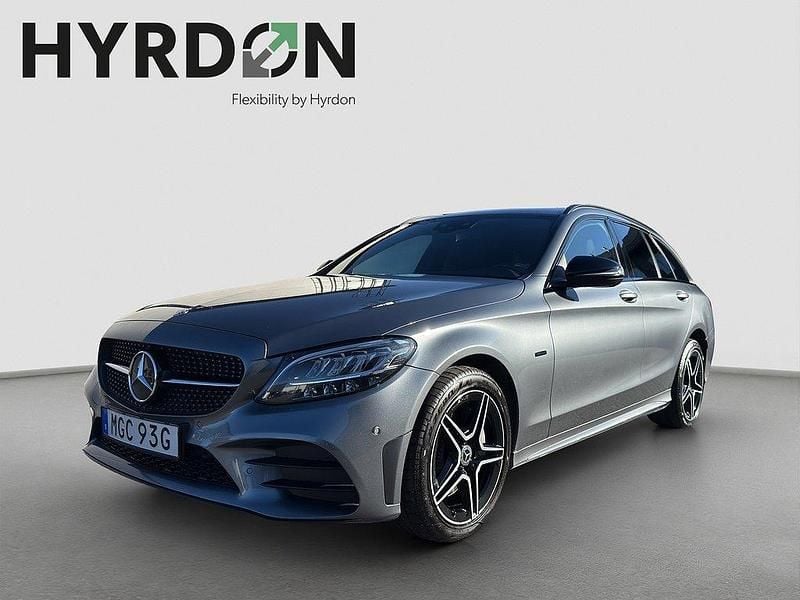 Grå Begagnad 2021 Mercedes C300e AMG Kombi | 294 900 kr (Superpris) - Bild 1/4